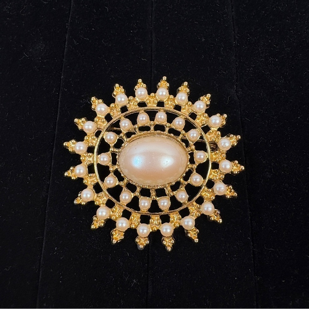 Vintage Sunburst Faux Pearl Brooch